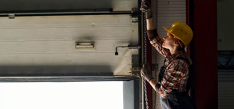 Addressing Common Garage Door Stoppage Issues in Saginaw, TX